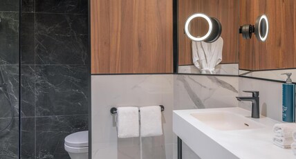 Hilton Paris La Defense Hotel Room Type - SUITE GRANDE ARCHE