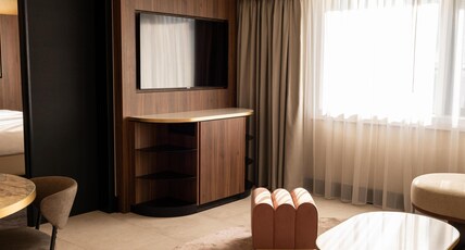 Hilton Paris La Defense Hotel Room Type - SUITE MUSES