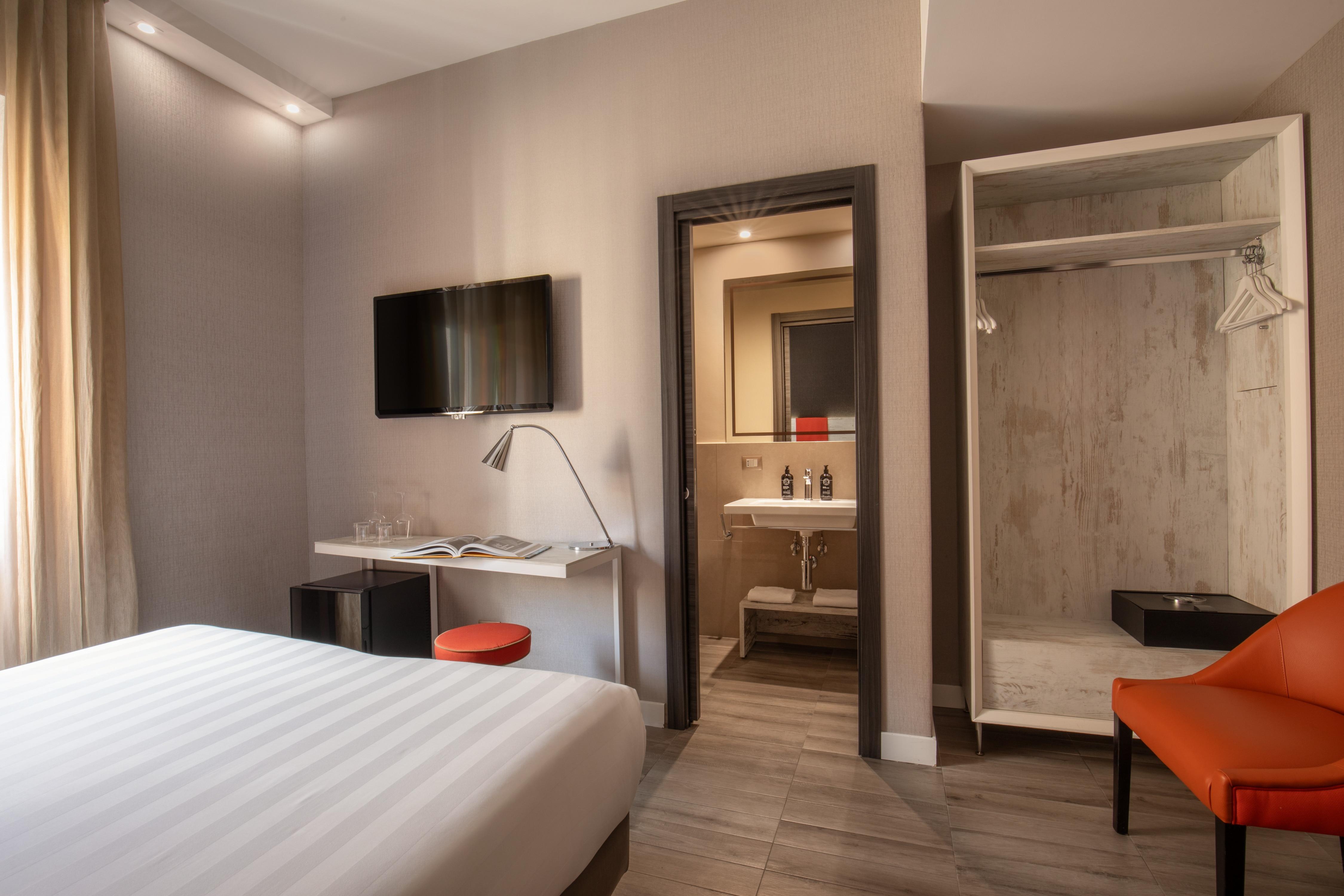 The Guardian Hotel Room Type - Classic Room