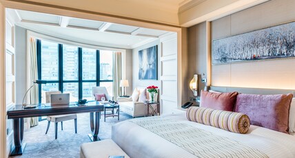 Caravelle Saigon Room Type - Signature Studio