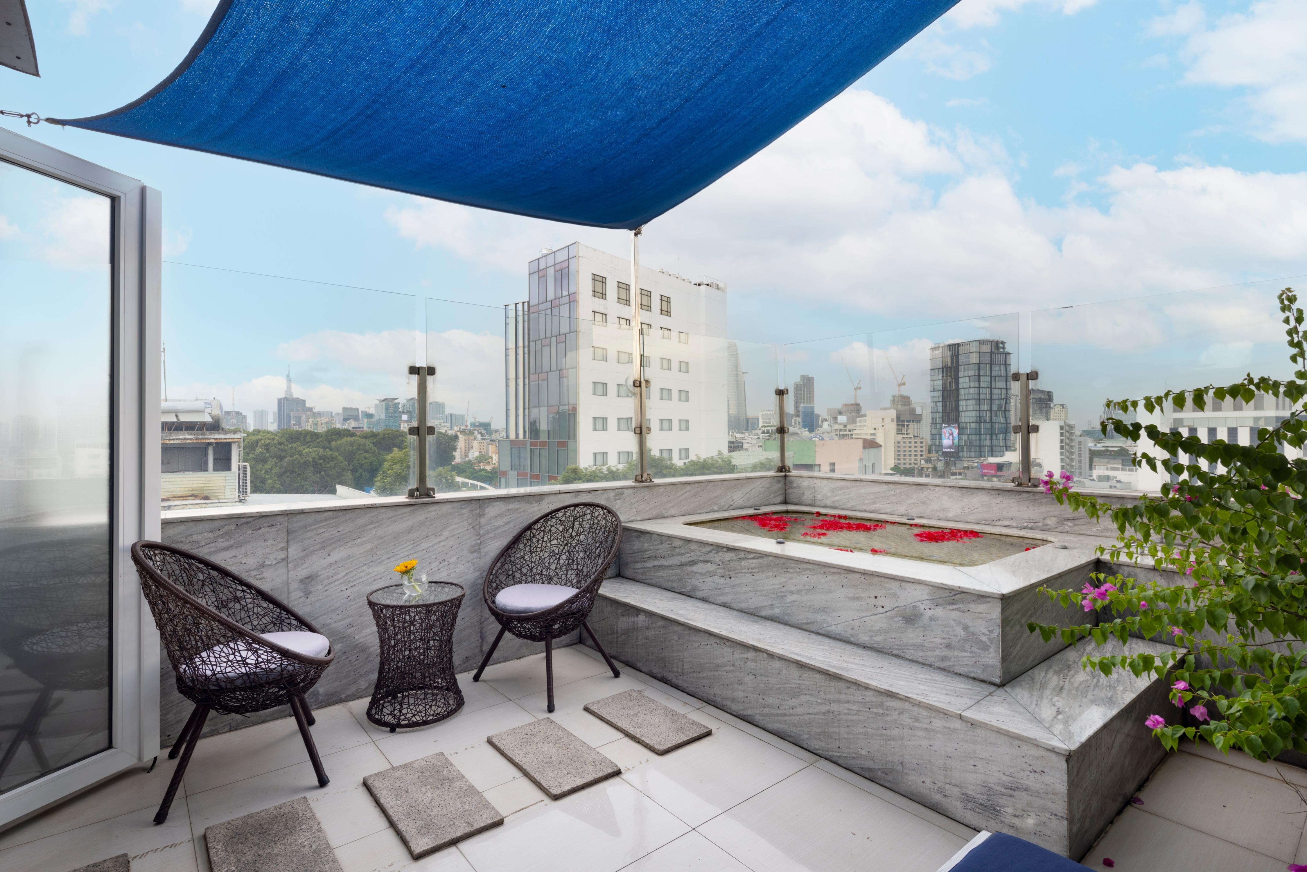 Harmony Saigon Hotel & Spa Room Type - Signature Retreat Suite - Free Afternoon tea Harmony Saigon Hotel & Spa Room Type - Signature Retreat Suite - Free Afternoon tea