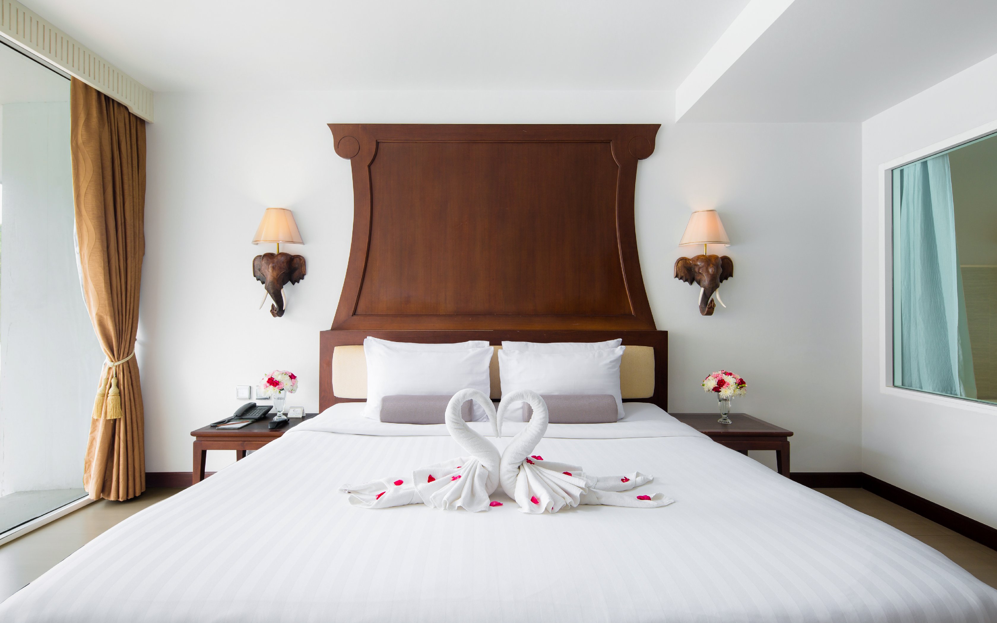 Aiyara Grand Hotel Pattaya - Tap to explore photos
