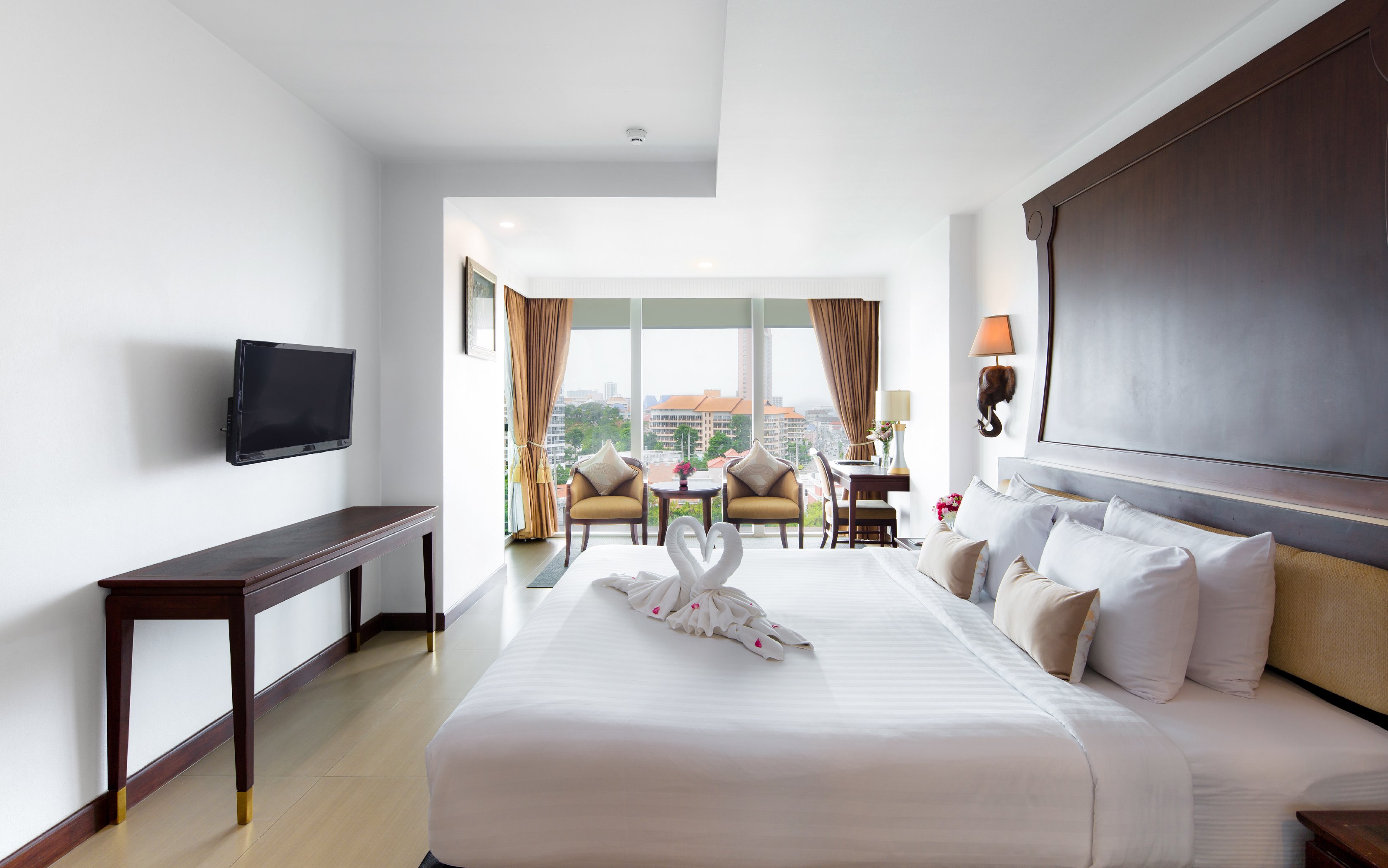 Aiyara Grand Hotel Pattaya - myPartner Selection - Tap to explore photos