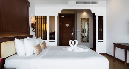 Aiyara Grand Hotel Pattaya Room Type - Deluxe with Bathtub