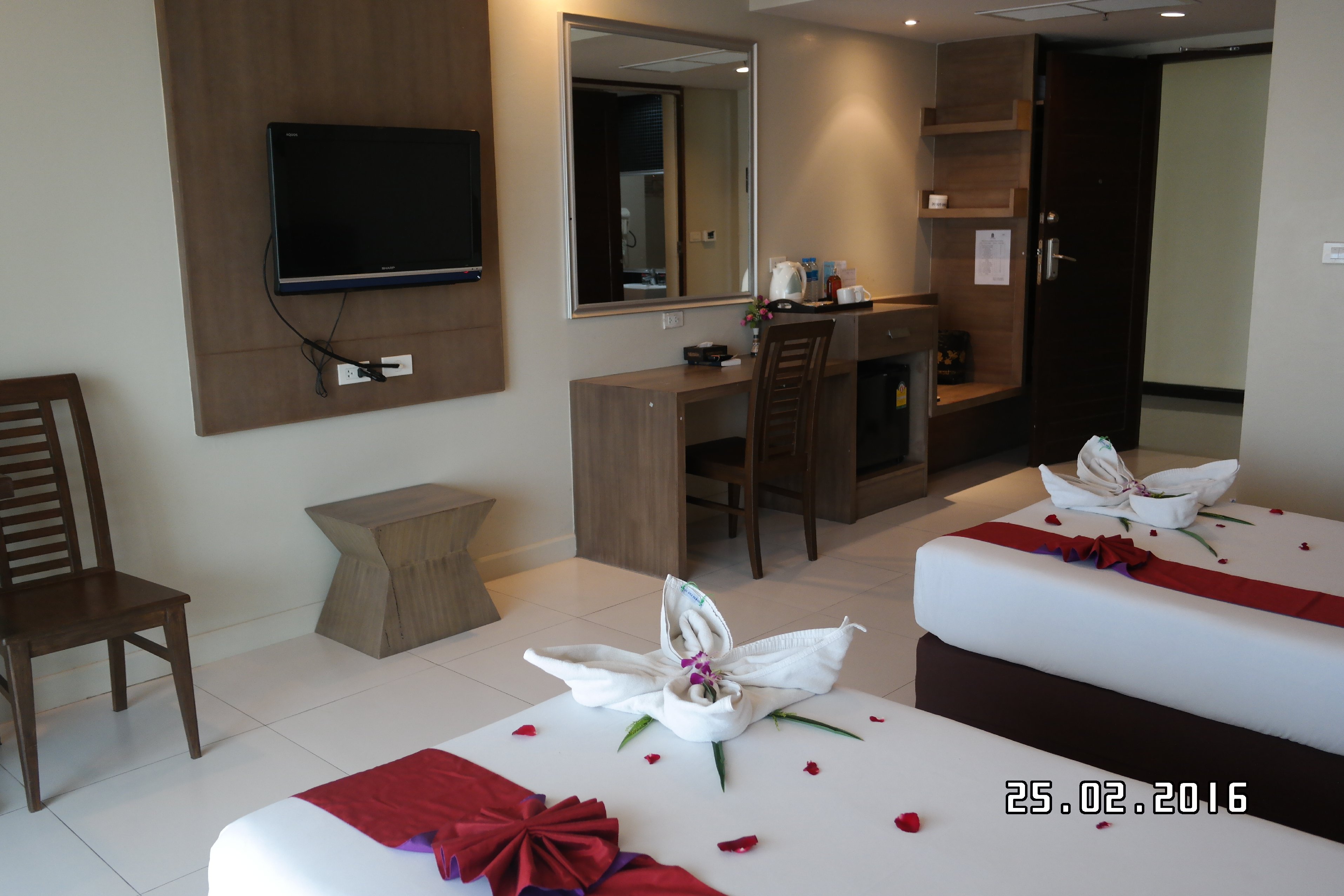 Pattaya Loft managed by Loft Group - Tap to explore photos