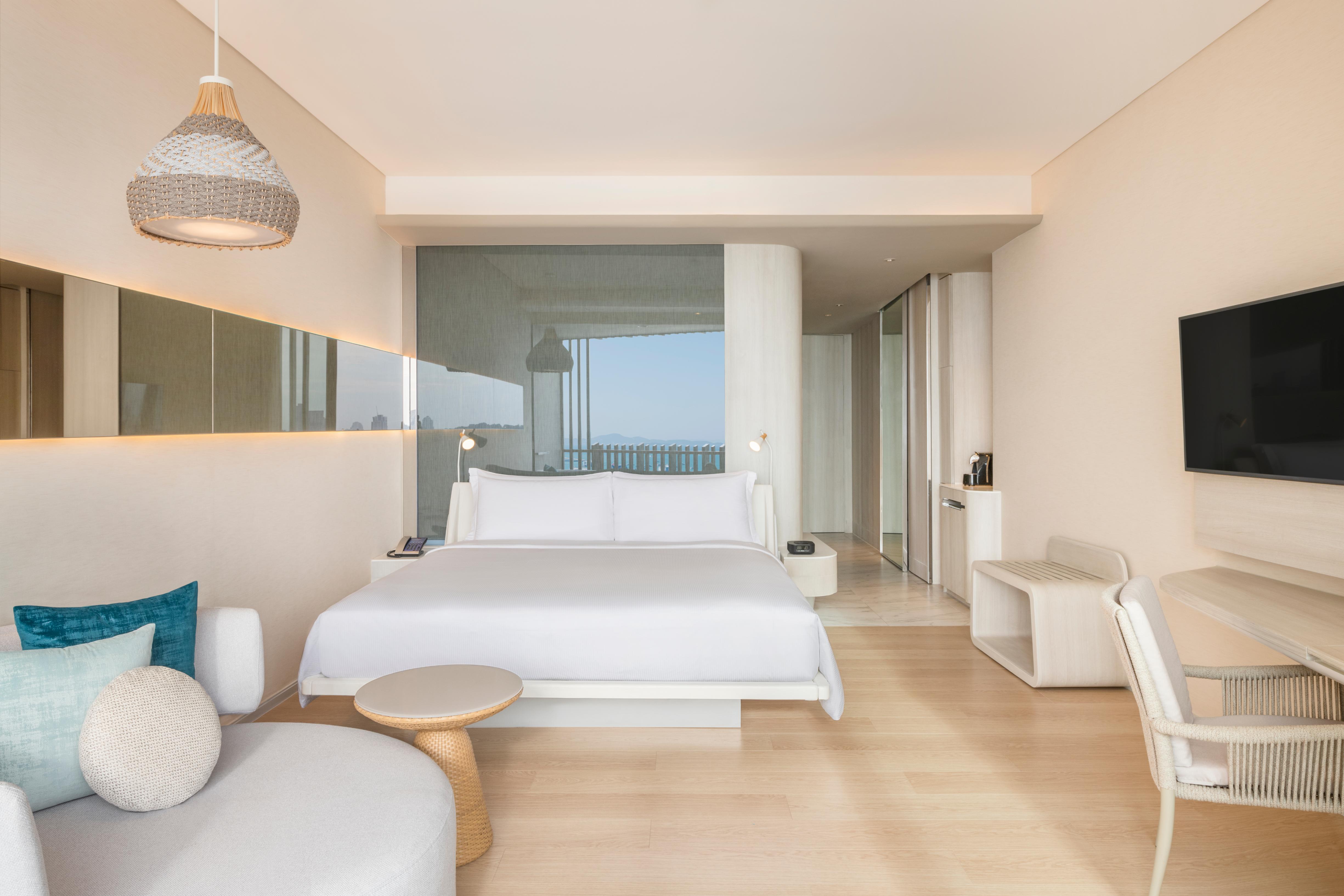 Hilton Pattaya - Tap to explore photos