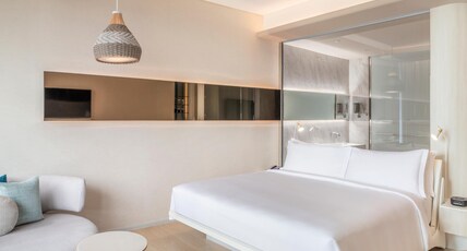 Hilton Pattaya Room Type - Deluxe Room, 1 King Bed, Ocean View Hilton Pattaya Room Type - Deluxe Room, 1 King Bed, Ocean View