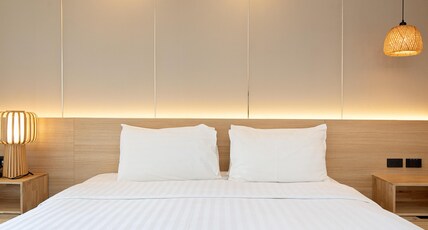 Jomtien Thani Hotel Room Type - Deluxe Poolview Floor 5-6 -Twin bed