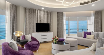 ROYAL CLIFF GRAND HOTEL Room Type - Regency Suite Thai Modern (2 Bedrooms) ROYAL CLIFF GRAND HOTEL Room Type - Regency Suite Thai Modern (2 Bedrooms)