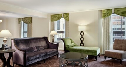 Palmer House a Hilton Hotel Room Type - 1KNG 1BDRM STE ACC RI SHWR