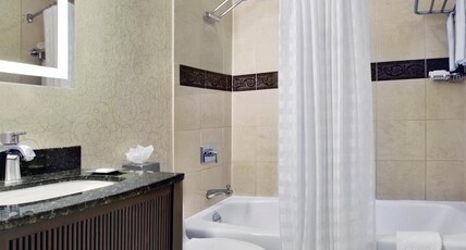 Palmer House a Hilton Hotel Room Type - PREMIUM 2 BED 2 BATH - 1RM