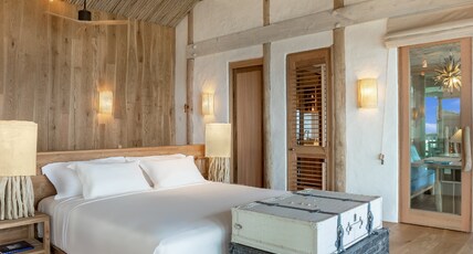Soneva Fushi Resort Room Type - 1 Bedroom Water Retreat With Slide Soneva Fushi Resort Room Type - 1 Bedroom Water Retreat With Slide