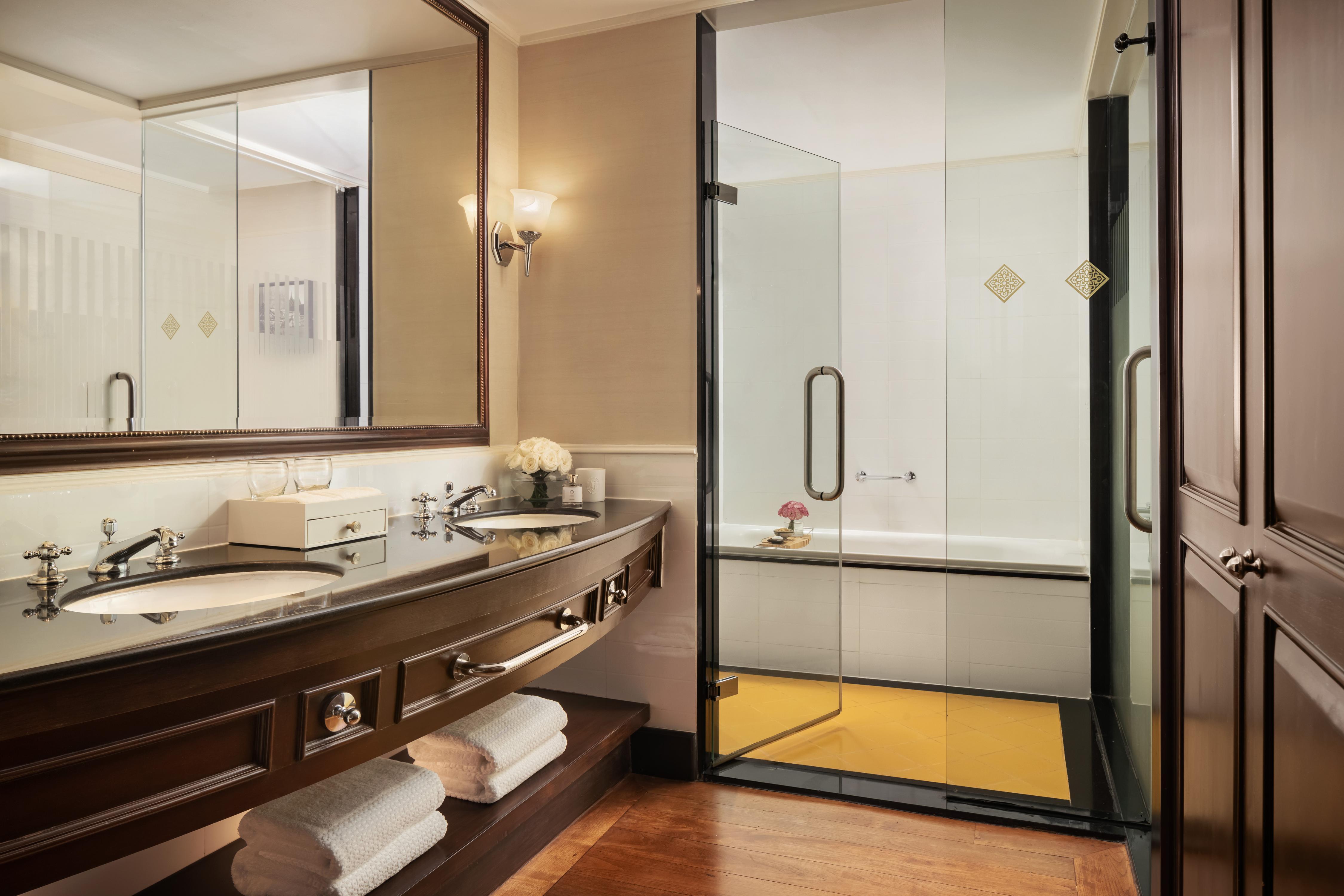 Sofitel Phnom Penh Phokeethra Room Type - SUPERIOR ROOM, 1 King Bed