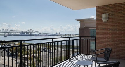 Hampton Inn & Suites Baton Rouge Downtown Room Type - 1K STUDIO RIVERVW W BAL NS