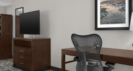 Hilton Garden Inn Annapolis Room Type - 1 KING BED WITH SOFABED