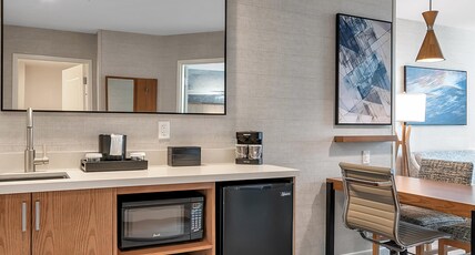 Embassy Suites Buffalo Room Type - 2 QUEEN NS ACCESS
