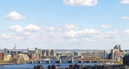Hilton Boston Back Bay Room Type - 1 KING BD CHARLES RIVER VW
