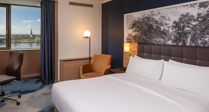 Hilton Mainz Room Type - KING DELUXE RIVER VIEW