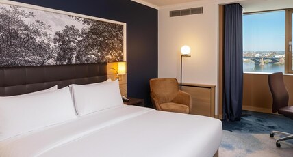 Hilton Mainz Room Type - KING EXECUTIVE RIVER VIEW