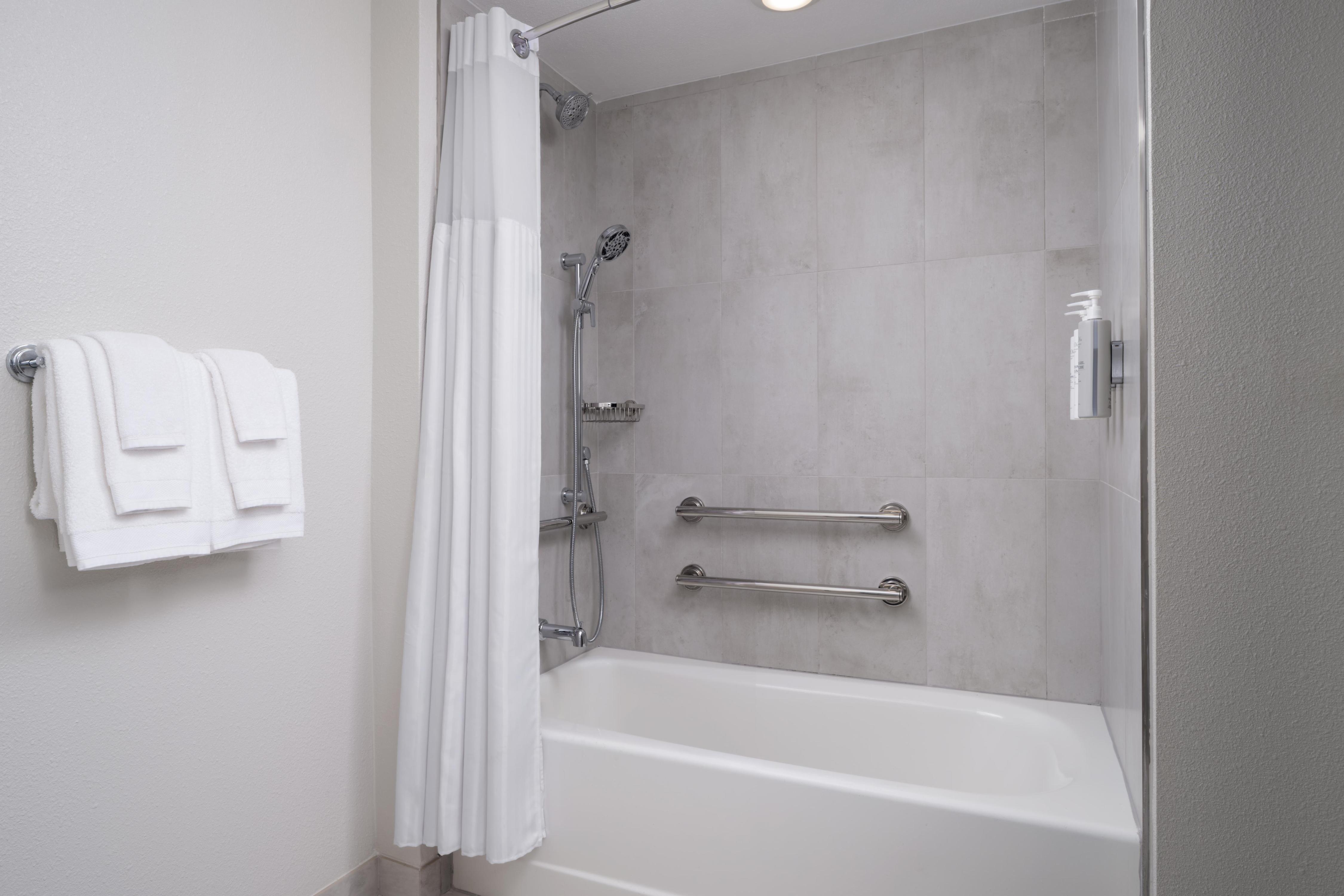 Embassy Suites by Hilton Charlotte-Concord-Golf Resort & Spa - Tap to explore photos