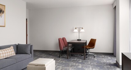 Embassy Suites by Hilton Charlotte-Concord-Golf Resort & Spa Room Type - 2 QN BEDS CORNER NONSMOK