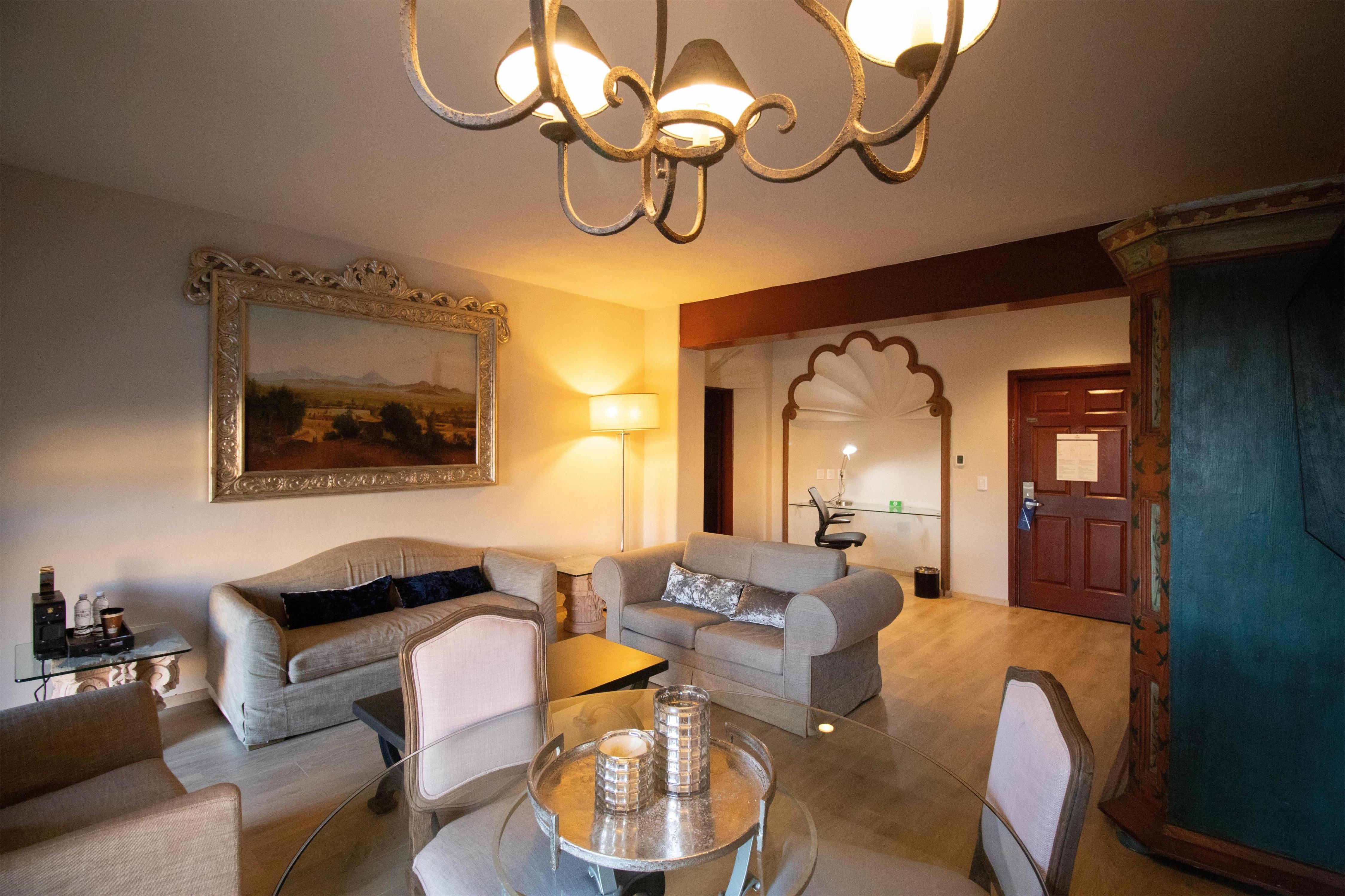 Hilton San Luis Potosi - Tap to explore photos