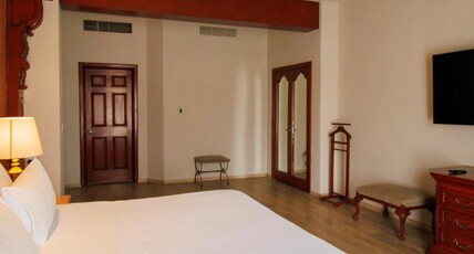 Hilton San Luis Potosi Room Type - 1 KING BED 1 BEDROOM SUITE