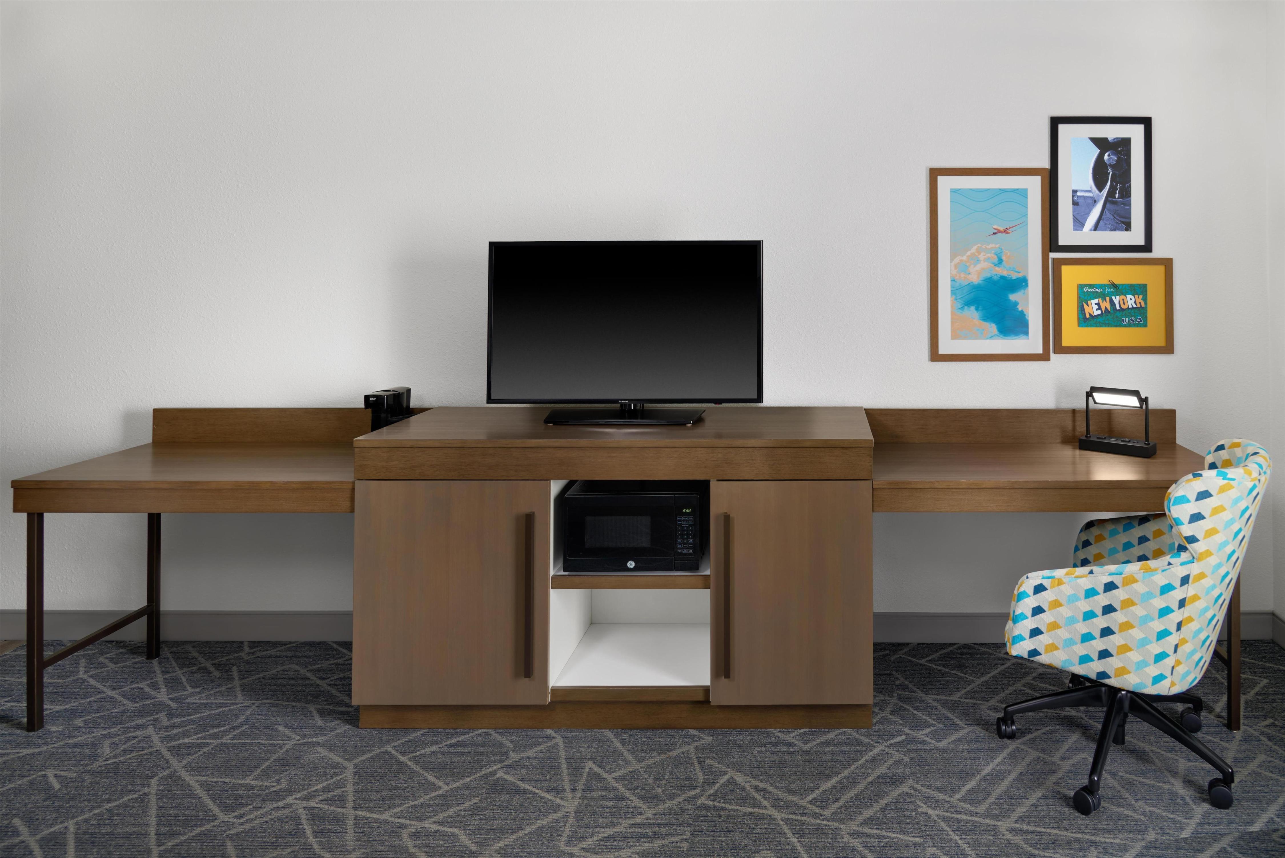 Hampton Inn & Suites Syracuse North Airport Area