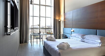 DoubleTree by Hilton Turin Lingotto Room Type - KING ACCESSIBLE GUEST ROOM