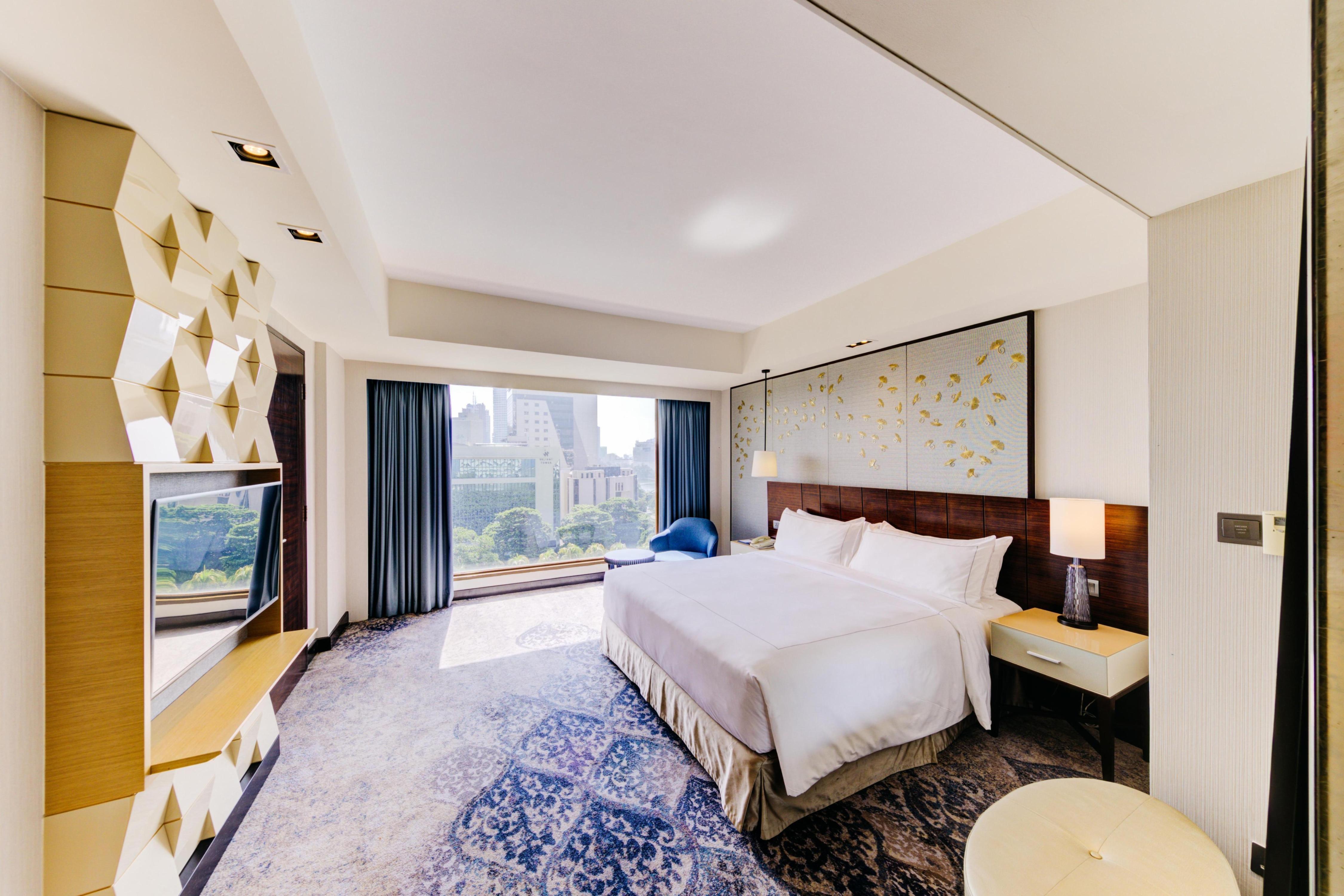 Cinnamon Grand Hotel Room Type - Deluxe King Room City View