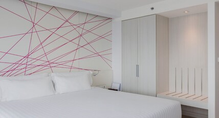 Centara Watergate Pavilion Hotel Bangkok Room Type - Premium Family Residence King + Bunk Beds