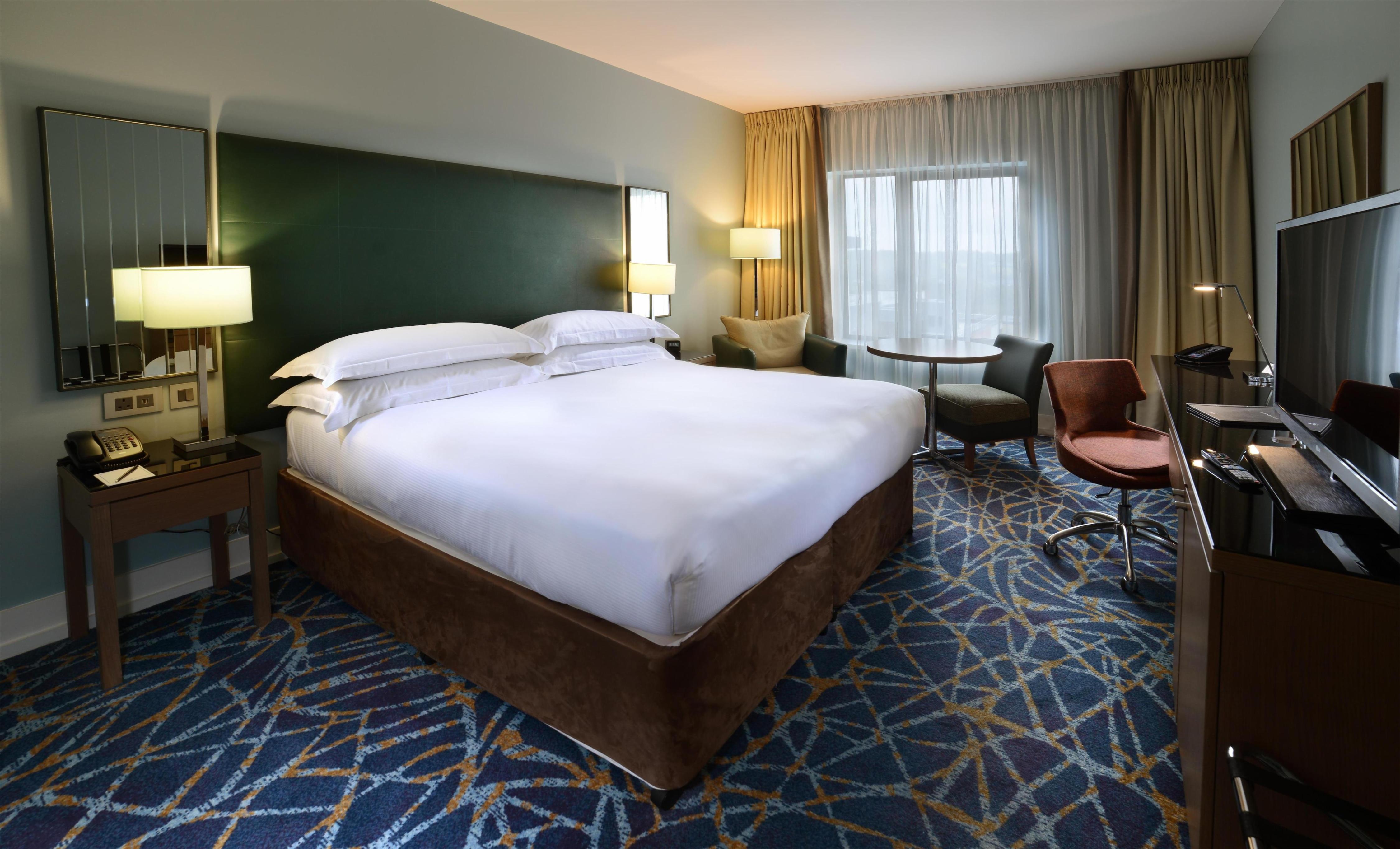 Hilton Dublin Kilmainham Room Type - KING HILTON GUEST ROOM