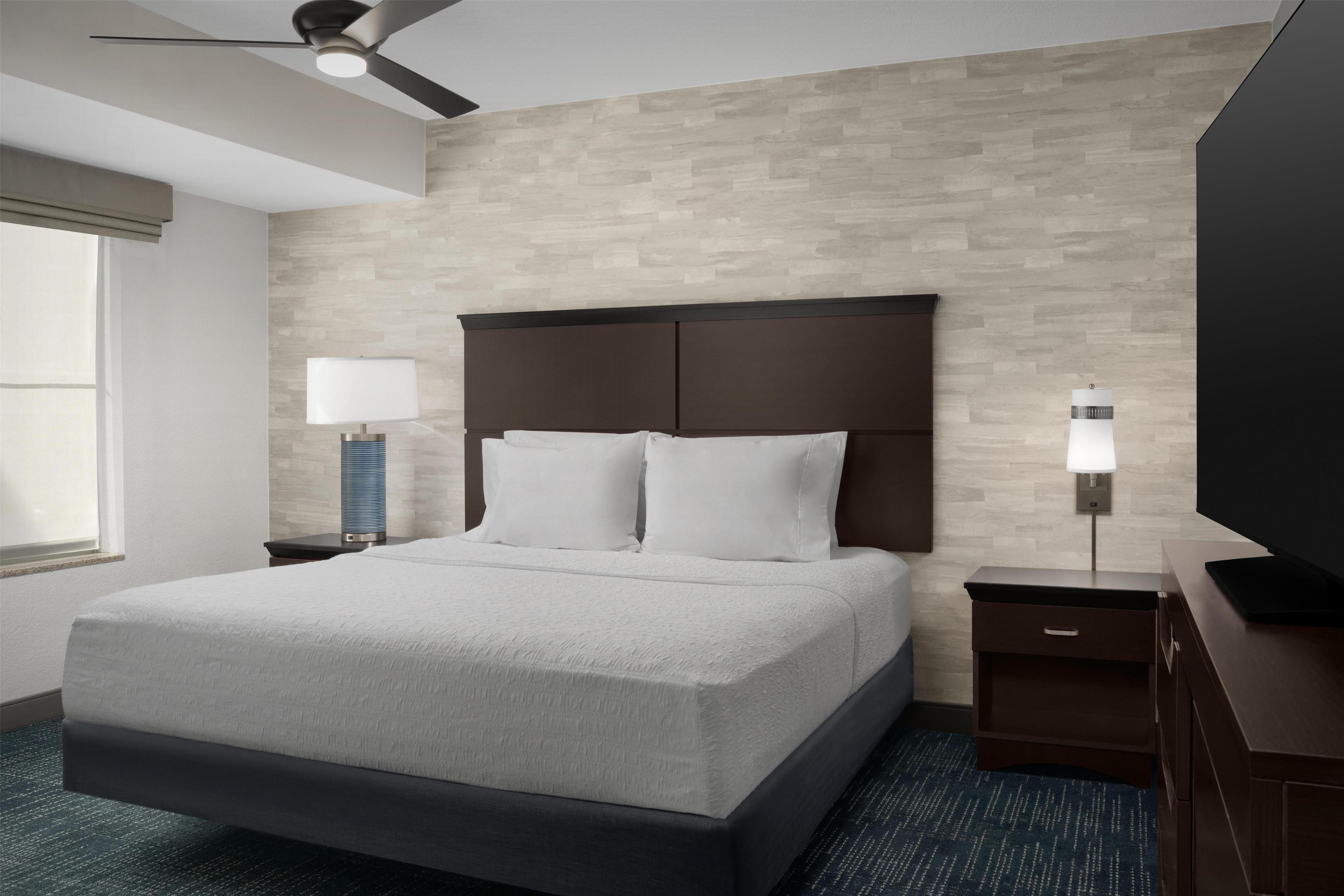 Hampton Inn & Suites by Hilton Denver Tech Center Room Type - 1 KN ACCESSIBLE TUB SUITE