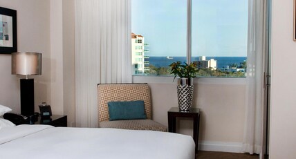 GALLERYone- A DoubleTree Suites by Hilton Hotel Room Type - 1KNG INTRACOASTAL VW SUITE