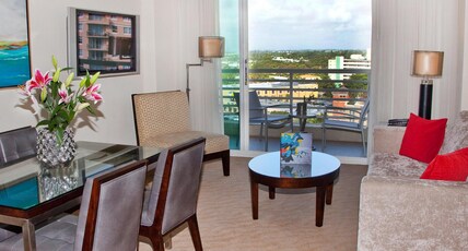 GALLERYone- A DoubleTree Suites by Hilton Hotel Room Type - CITY VW 1KG 2QN 2-BDRM STE