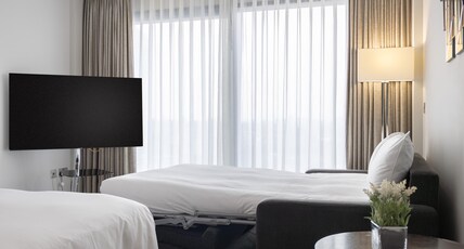 DoubleTree by Hilton London - Greenwich Room Type - QUEEN FAMILY DELUXE ROOM DoubleTree by Hilton London - Greenwich Room Type - QUEEN FAMILY DELUXE ROOM