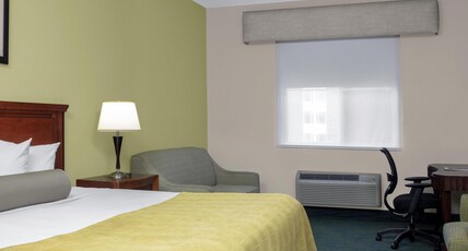 Best Western Plus Miami-Doral/Dolphin Mall Room Type - 1 King Bed, Non-Smoking, High Speed Internet Access, Microwave And Refrigerator, Desk, Coffee Maker,