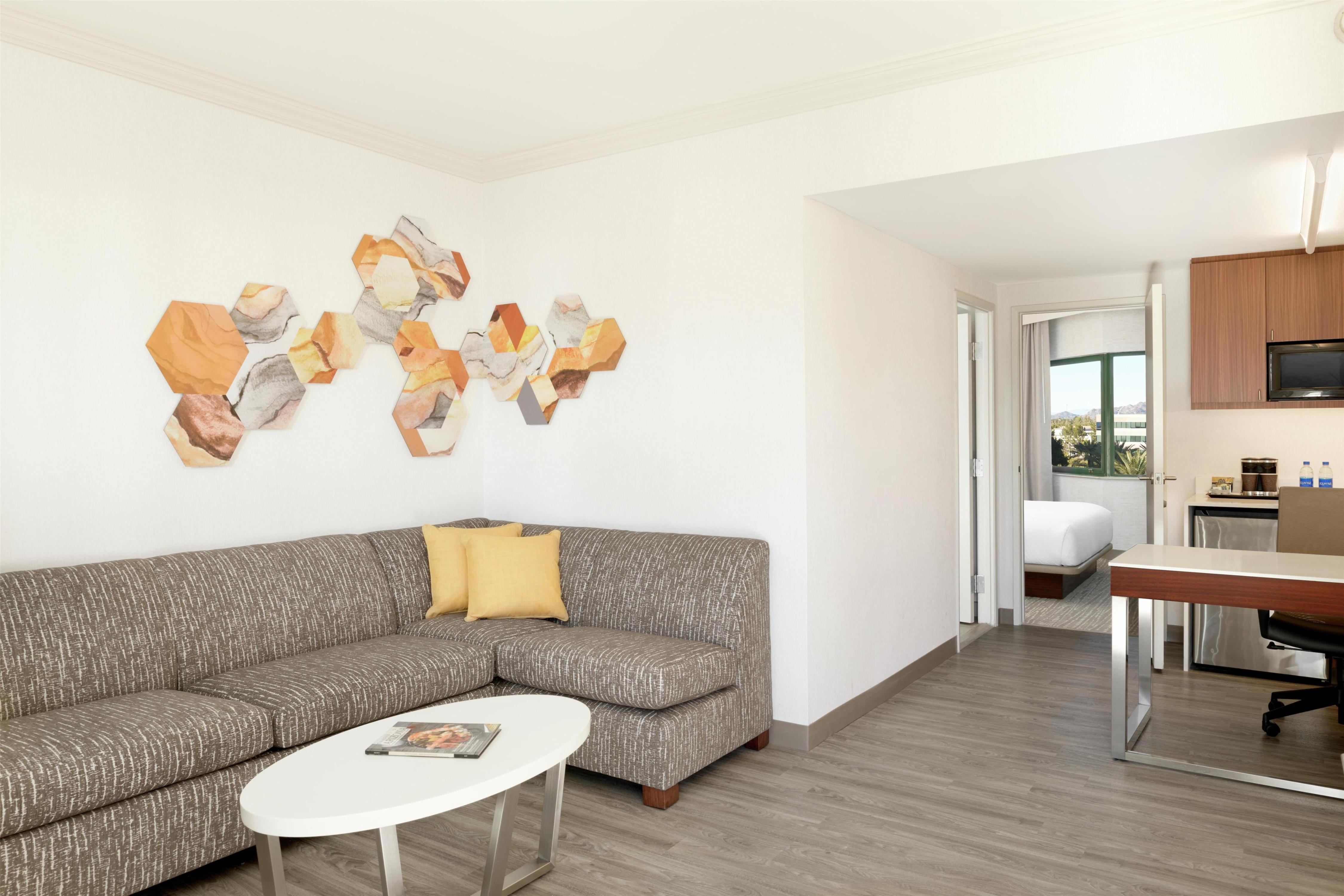 DoubleTree Suites by Hilton Phoenix Room Type - KING 1 BDRM SUITE HR ACC