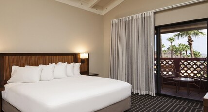 Pointe Hilton Tapatio Cliffs Resort Room Type - 1KG 1BD STE FALLS LOCATION
