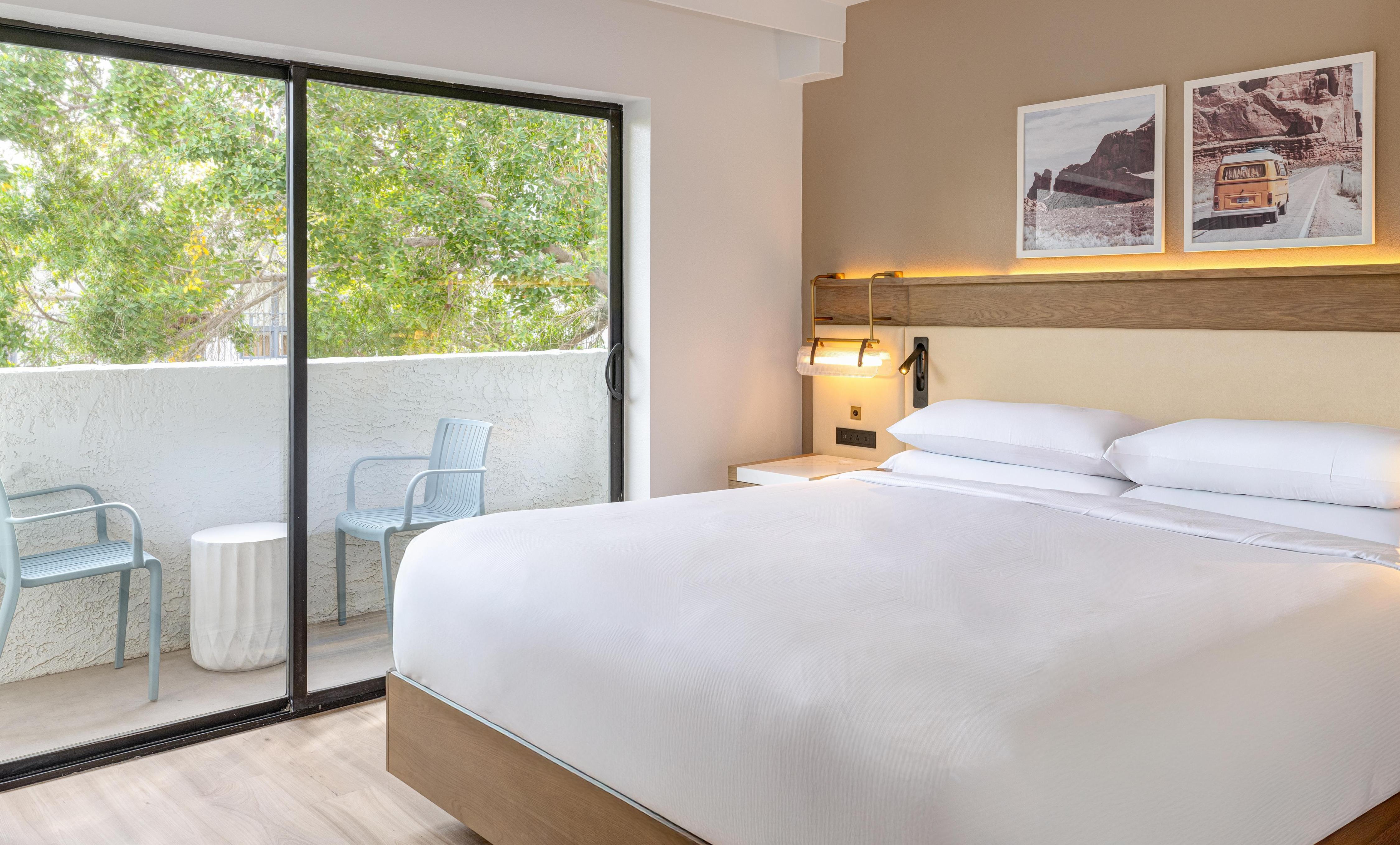 Pointe Hilton Squaw Peak Resort Room Type - 1 KG 1BDRM STE HEARING ACC