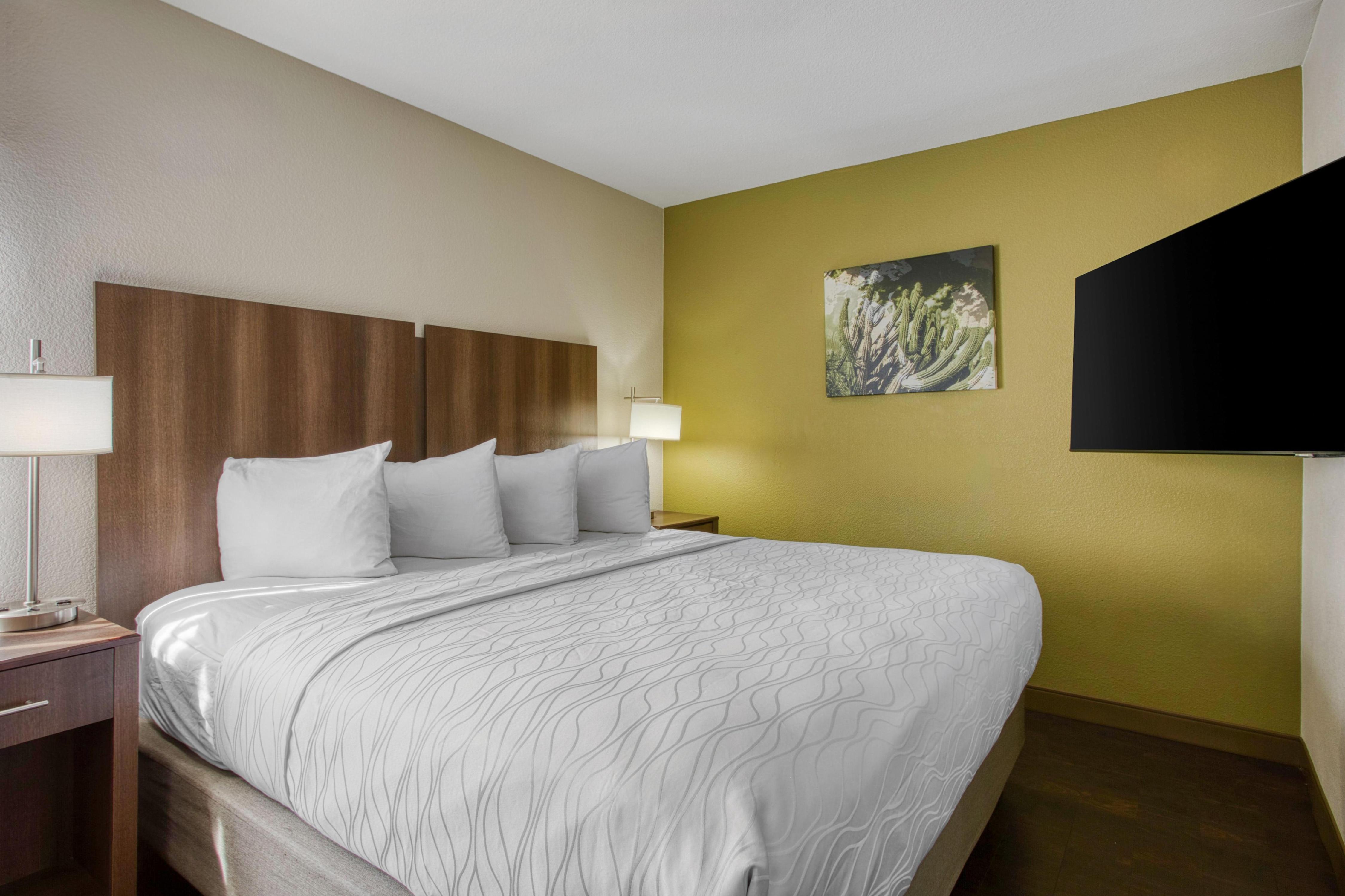 Best Western North Phoenix Hotel Room Type - Accessible - 1 King, Mobility Accessible, Roll In Shower, Non-Smoking, Full Breakfast Best Western North Phoenix Hotel Room Type - Accessible - 1 King, Mobility Accessible, Roll In Shower, Non-Smoking, Full Breakfast