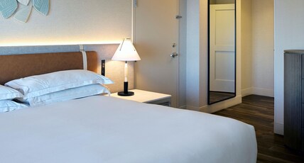 Hilton San Diego Bayfront Room Type - BAYFRONT SUITE 1 KING