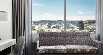 Hilton San Diego Mission Valley Room Type - HIGH FLOOR 1 KING BED