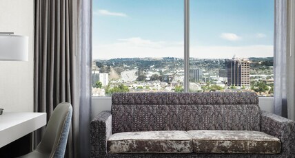 Hilton San Diego Mission Valley Room Type - HIGH FLOOR 2 QUEEN BEDS