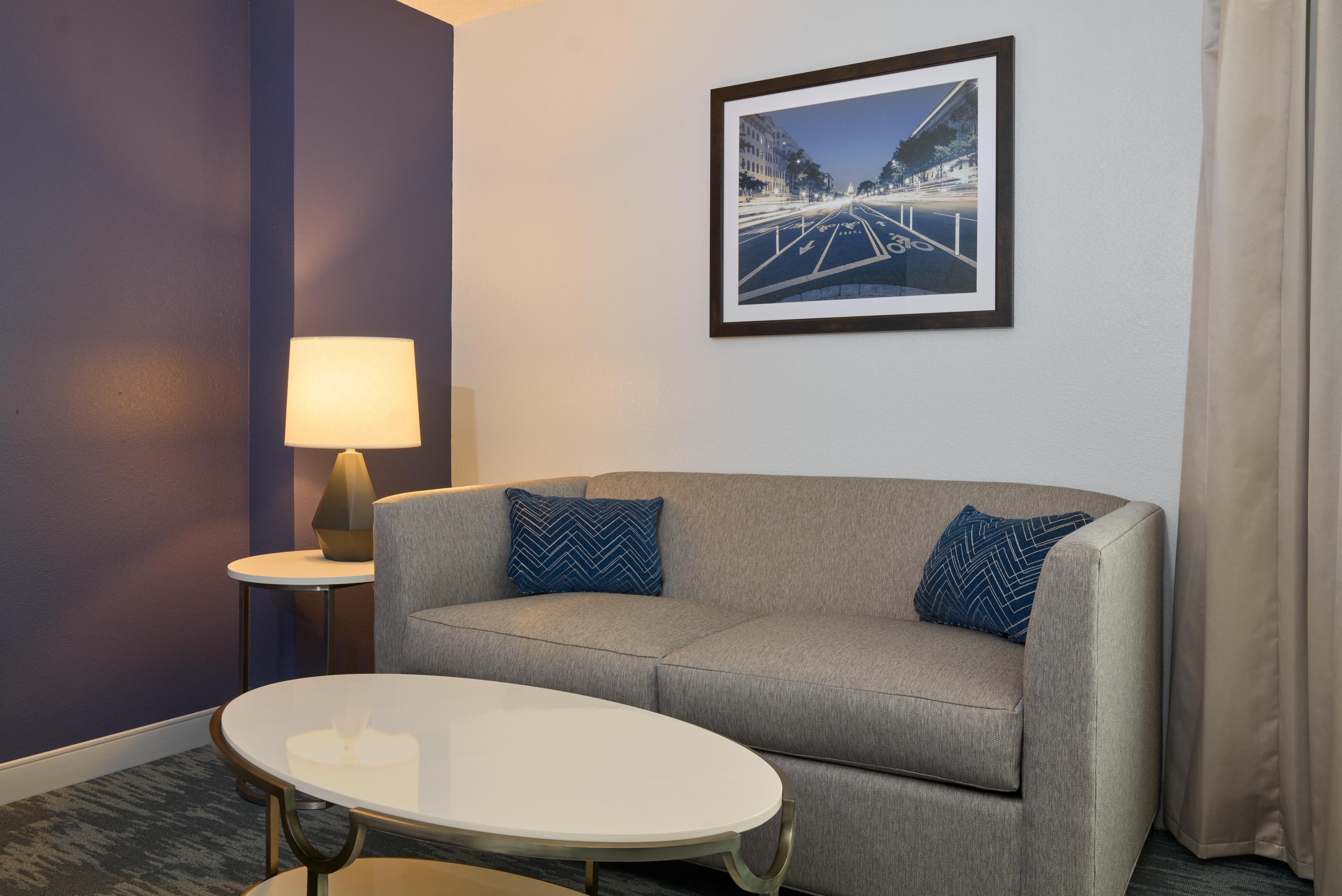 Hampton Inn Washington-Downtown-Convention Center, DC - Tap to explore photos