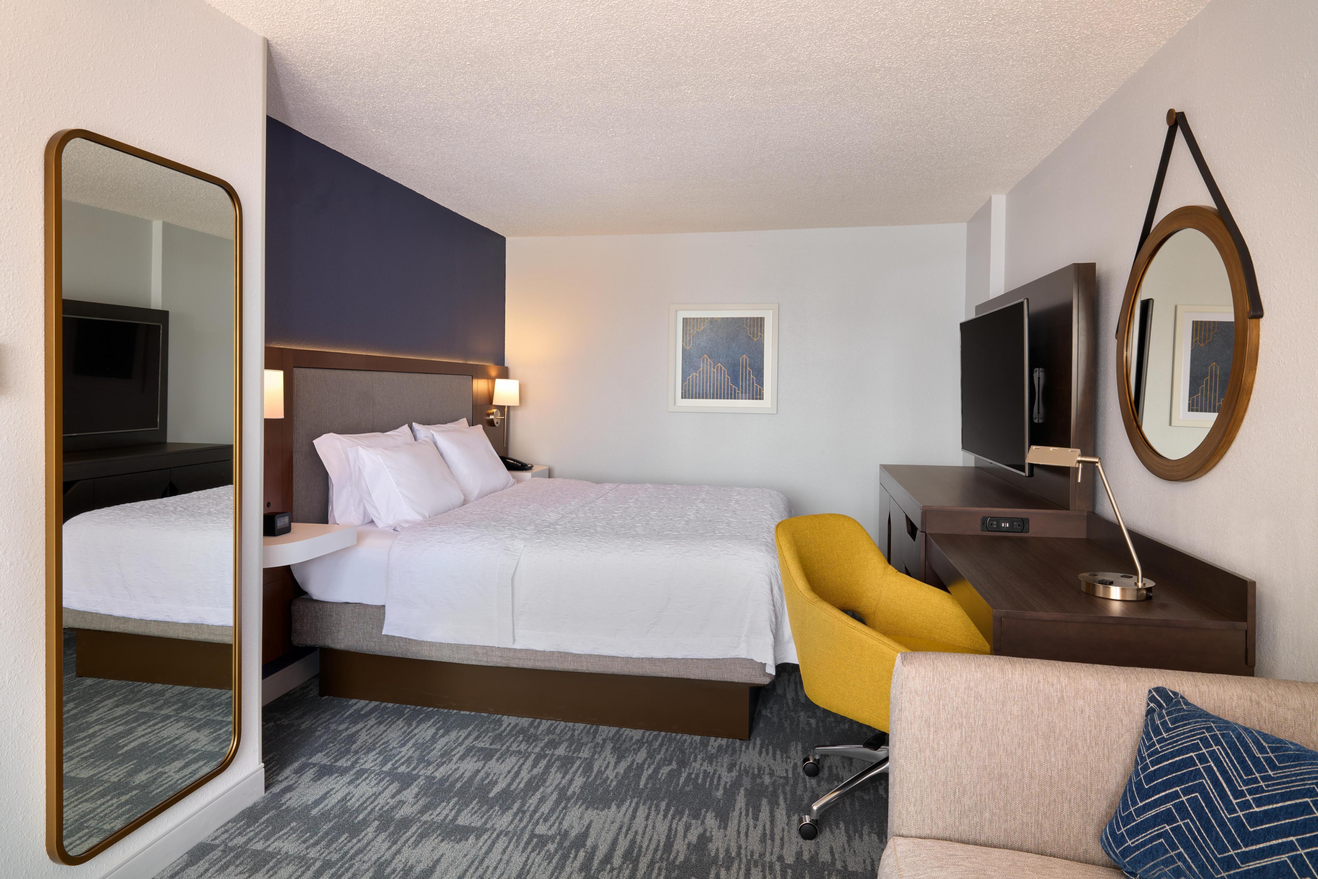 Hampton Inn Washington-Downtown-Convention Center, DC - Tap to explore photos