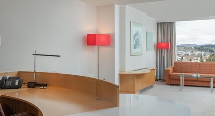 Hilton Zurich Airport Hotel Room Type - KING RELAXATION SUITE