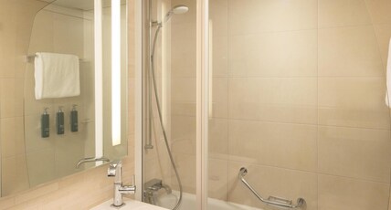 Hilton Zurich Airport Hotel Room Type - TWIN HILTON GUESTROOM