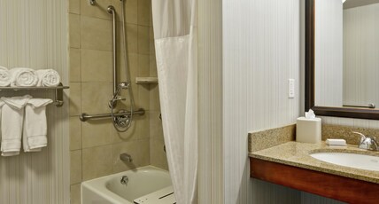Hilton Garden Inn Fort Collins Room Type - 2 DOUBLE ACC RM W BATHTUB