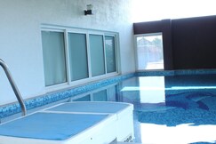 Villa Ikebana | Rooms & Pool